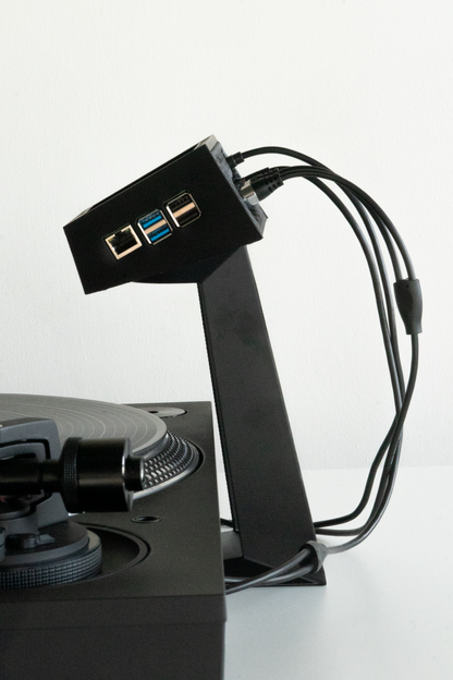 Devious Pocket + Stand